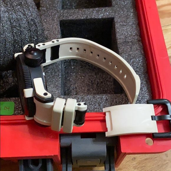 Used Invicta Men’s Watch limited edition - Picture 3 of 3